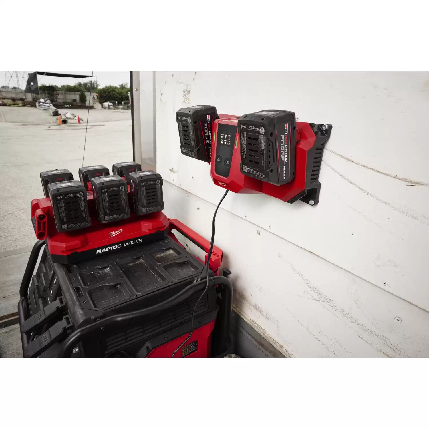 Milwaukee 48-59-1816 M18 Dual Bay Simultaneous Super Charger w/ 4 Point Mounting